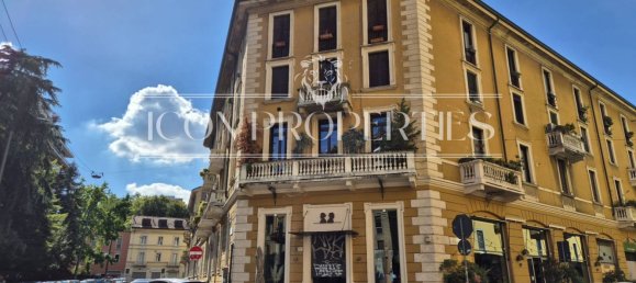 3 bedrooms Apartment in Milan, Italy No. 362681 3