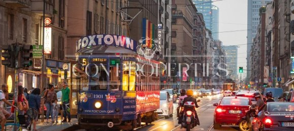 3 bedrooms Apartment in Milan, Italy No. 362681 2