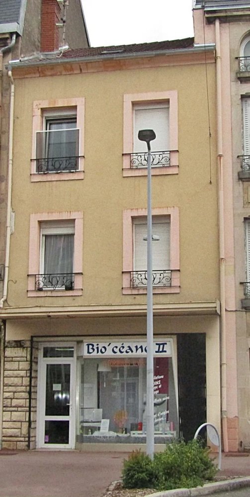 Edificio de 3 habitaciónes en Raon-l'Etape, France No. 252567