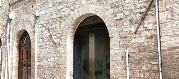 95m² Commercial property in Foligno, Italy No. 177126 8