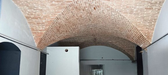 95m² Commercial property in Foligno, Italy No. 177126 6