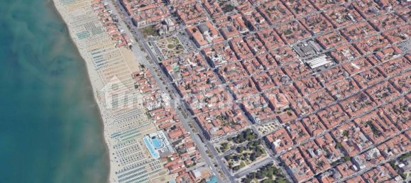 Imóvel comercial de 2 divisões em Viareggio, Italy N.º 267470 2