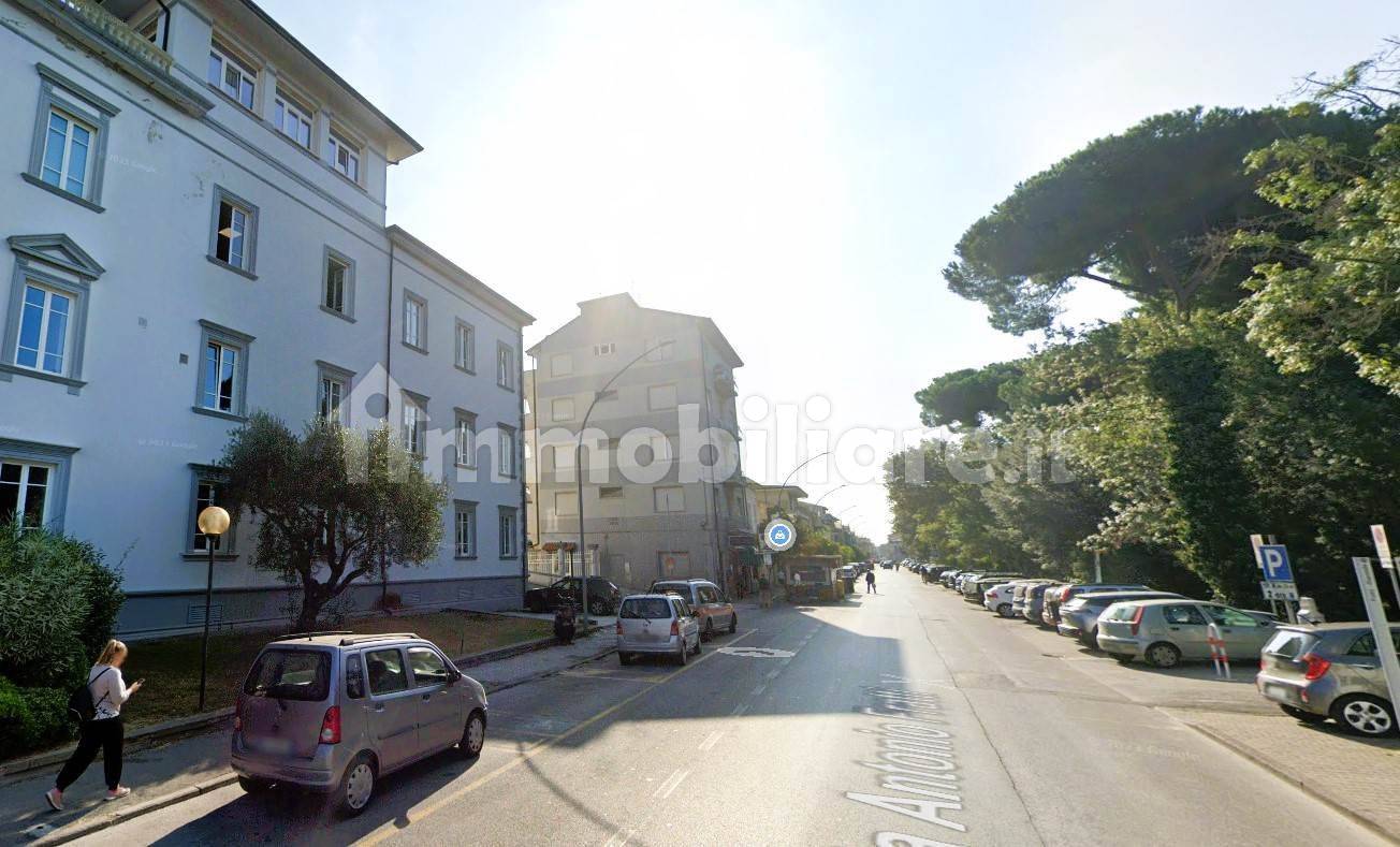 Imóvel comercial de 2 divisões em Viareggio, Italy N.º 267470