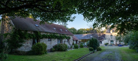 8 غرف نوم قلاع في Kergrist, France رقم 96243 13