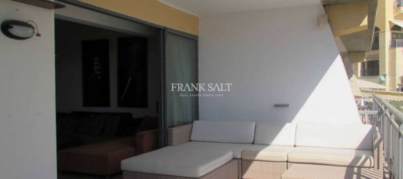 Apartamento de 3 dormitorios en Saint Julian's, Malta No. 4028 2
