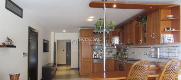 Apartamento de 3 dormitorios en Saint Julian's, Malta No. 4028 9