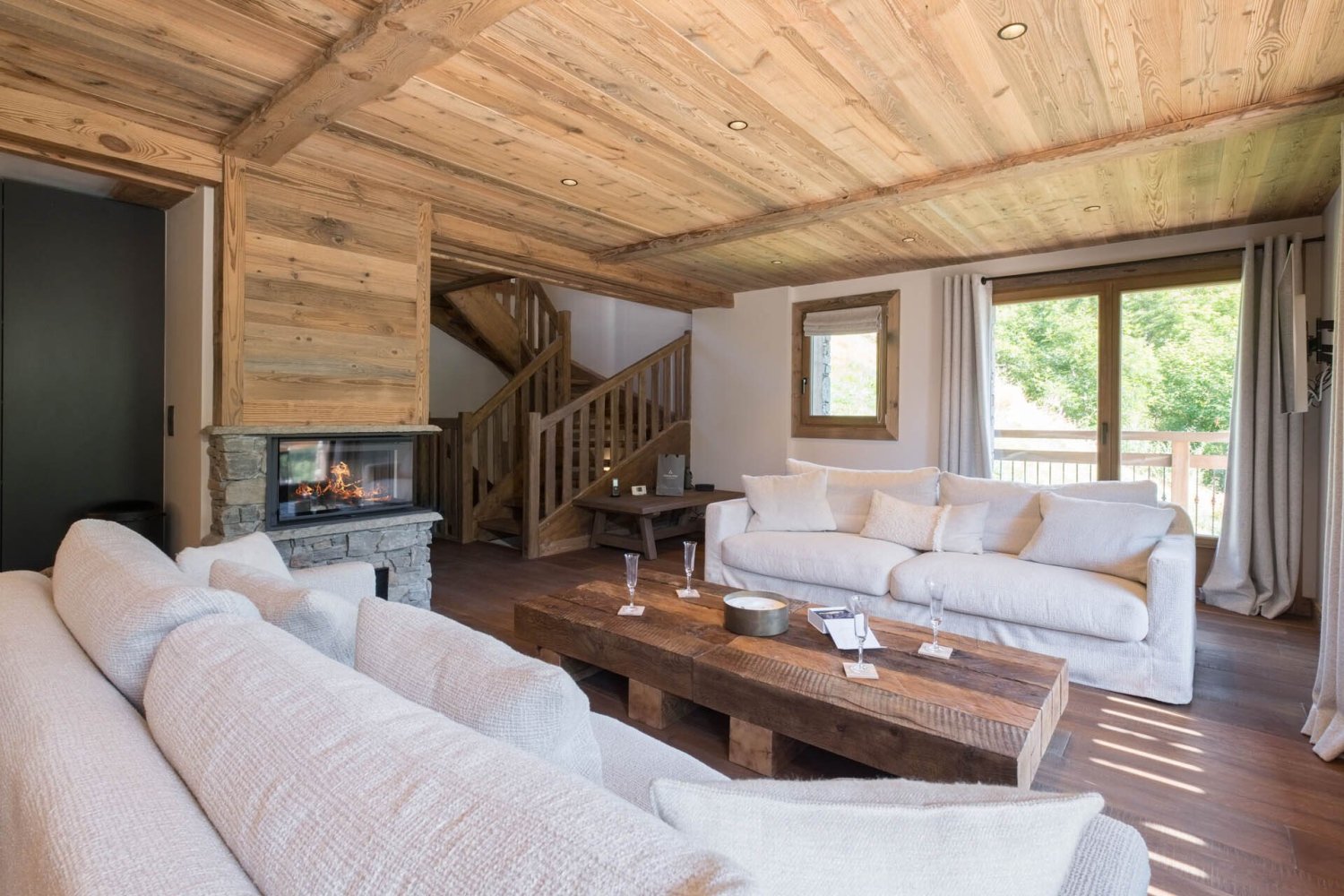 4 Schlafzimmer Gewerbliche Immobilie in Les Belleville, France, Nr. 945