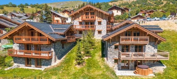 4 Schlafzimmer Gewerbliche Immobilie in Les Belleville, France, Nr. 945 3