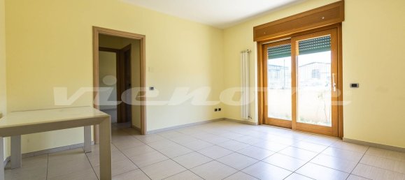 2 rooms Apartment in Rome, Italy No. 12280 5