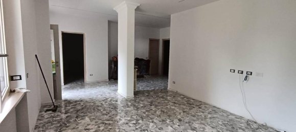 6 rooms Villa in Verbania, Italy No. 30079 10