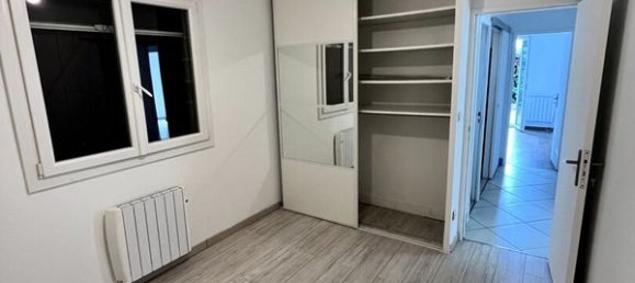 2 bedrooms Apartment in Saint-Cyr-sur-Mer, France No. 281473 4