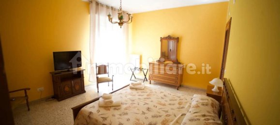 Квартира с 7 спальнями в Кампобассо, Италия № 162330 4