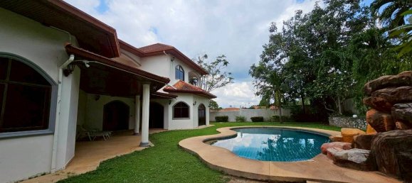 5 chambres house à louer à Chon Buri, Chonburi, Eastern Thailand, Thailand № 67318 8