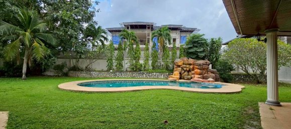 5 chambres house à louer à Chon Buri, Chonburi, Eastern Thailand, Thailand № 67318 9