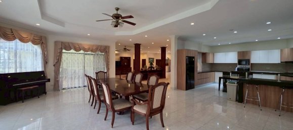 5 chambres house à louer à Chon Buri, Chonburi, Eastern Thailand, Thailand № 67318 26