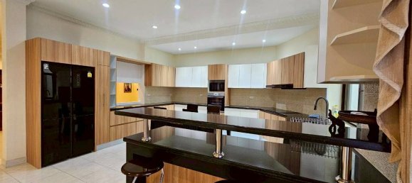 5 chambres house à louer à Chon Buri, Chonburi, Eastern Thailand, Thailand № 67318 22