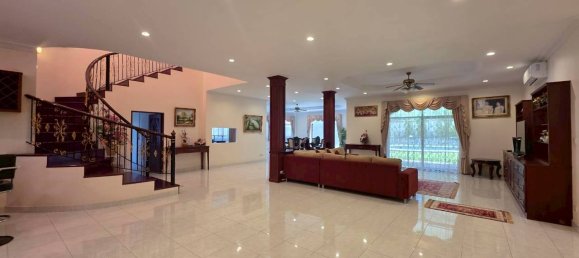 5 chambres house à louer à Chon Buri, Chonburi, Eastern Thailand, Thailand № 67318 20