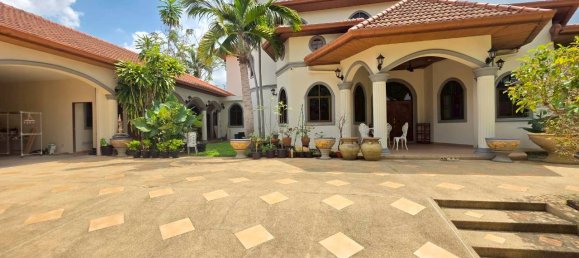 5 chambres house à louer à Chon Buri, Chonburi, Eastern Thailand, Thailand № 67318 10