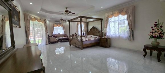5 chambres house à louer à Chon Buri, Chonburi, Eastern Thailand, Thailand № 67318 14