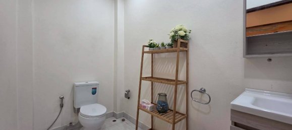 5 chambres house à louer à Chon Buri, Chonburi, Eastern Thailand, Thailand № 67318 11
