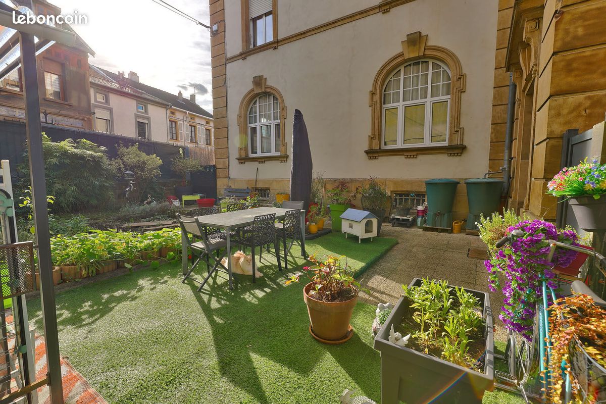 2 chambres Duplex à Hayange, France No. 267516