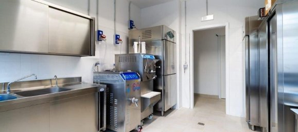 2 rooms Commercial property in Cassano d'Adda, Italy No. 176898 8