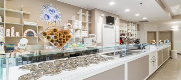 2 rooms Commercial property in Cassano d'Adda, Italy No. 176898 2