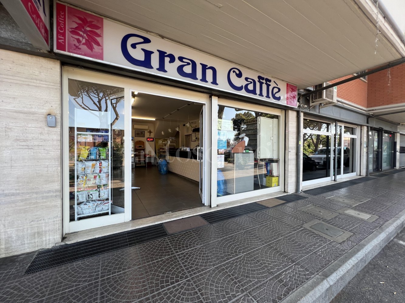 Propriété commerciale à Fiumicino, Italy 80m² No. 269105