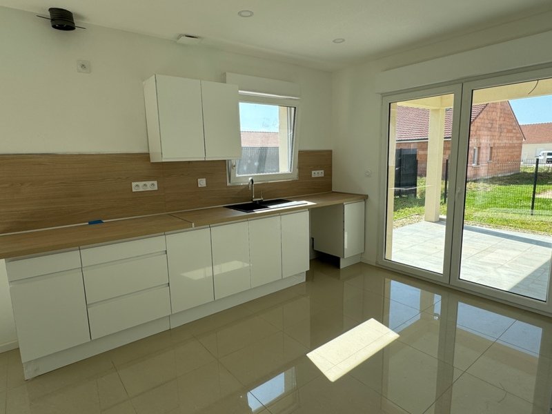 3 bedrooms House in Villiers-en-Lieu, France No. 256392