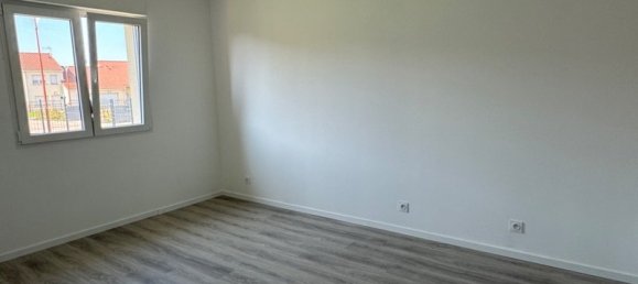 3 bedrooms House in Villiers-en-Lieu, France No. 256392 3