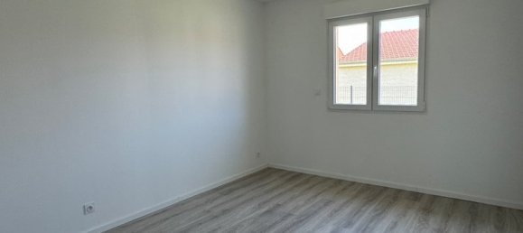 3 bedrooms House in Villiers-en-Lieu, France No. 256392 5