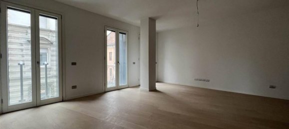 Квартира с 6 комнатами в Пигаццано, Италия № 23317 5