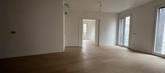 Квартира с 6 комнатами в Пигаццано, Италия № 23317 2