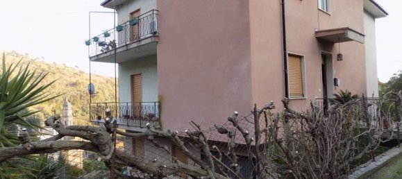 5 rooms Apartment in Imperia, Italy No. 224859 9