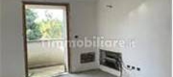 3 Schlafzimmer Wohnung in Giussano, Italy, Nr. 215506 7