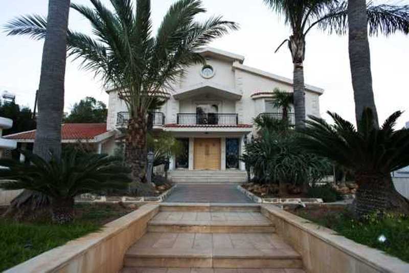 5 bedrooms House in Erimi, Cyprus No. 10668