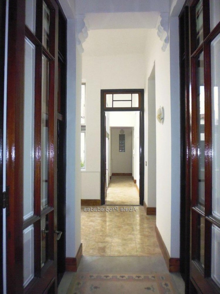 4 bedrooms House in Montevideo, Uruguay No. 7655