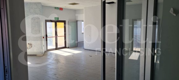 5 rooms Building in Catanzaro, Italy No. 53029 5