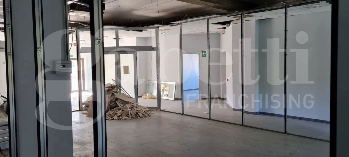 5 rooms Building in Catanzaro, Italy No. 53029