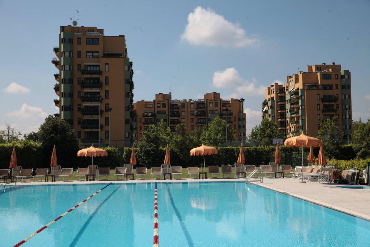 6غرفة شقة في Segrate, Italy رقم 25491