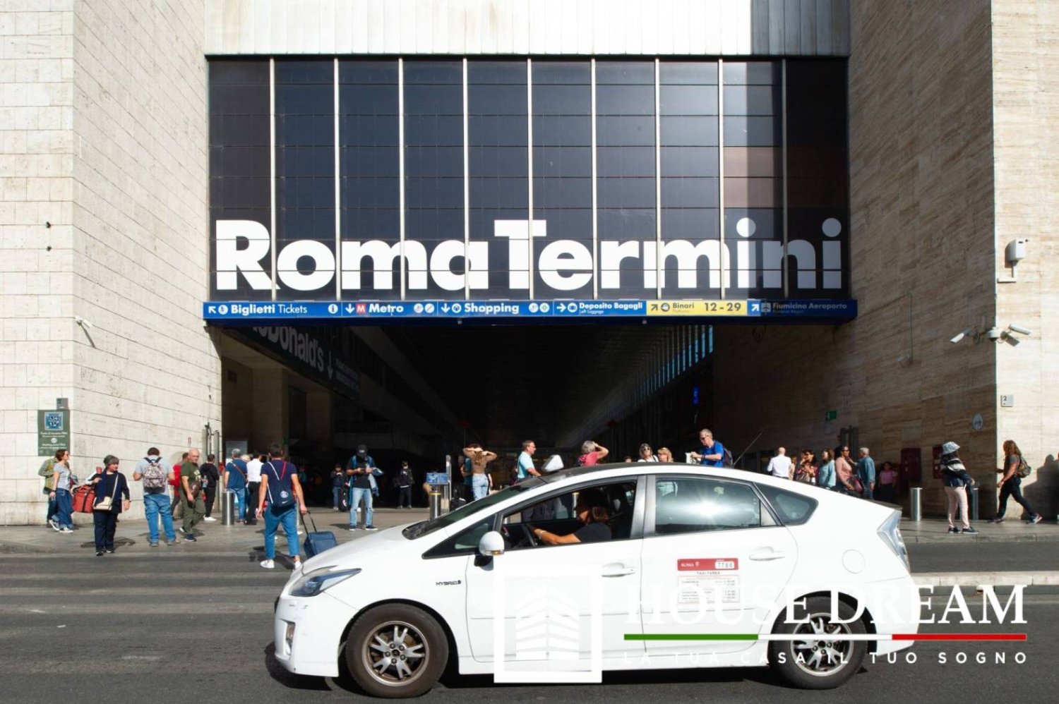 1 room Commercial property in Rome, Italy No. 277623