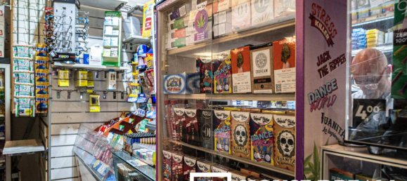 1 room Commercial property in Rome, Italy No. 277623 12