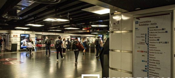 1 room Commercial property in Rome, Italy No. 277623 10