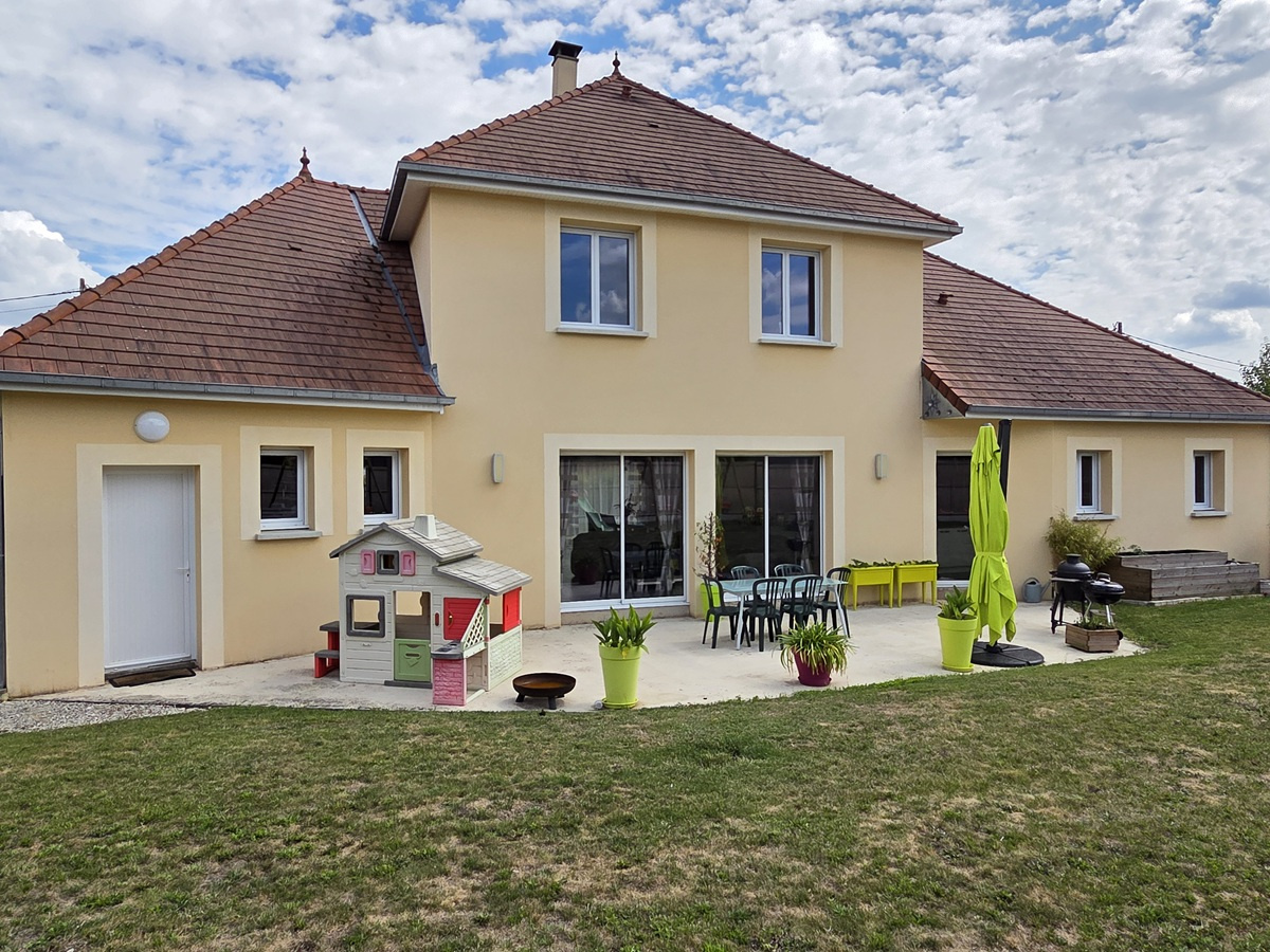 3 غرف نوم منزل في Montaulin, France رقم 305863