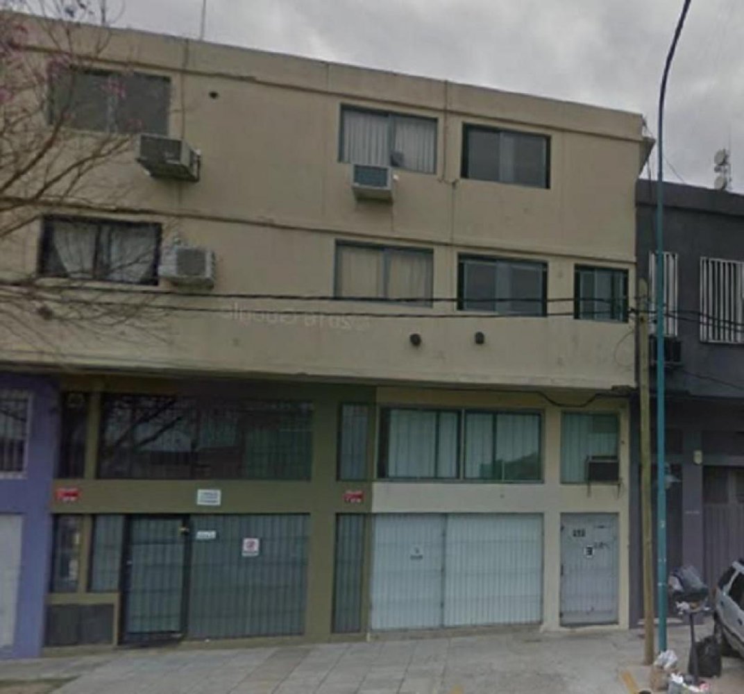 Propriété commerciale à Vicente Lopez, Argentina No. 25513