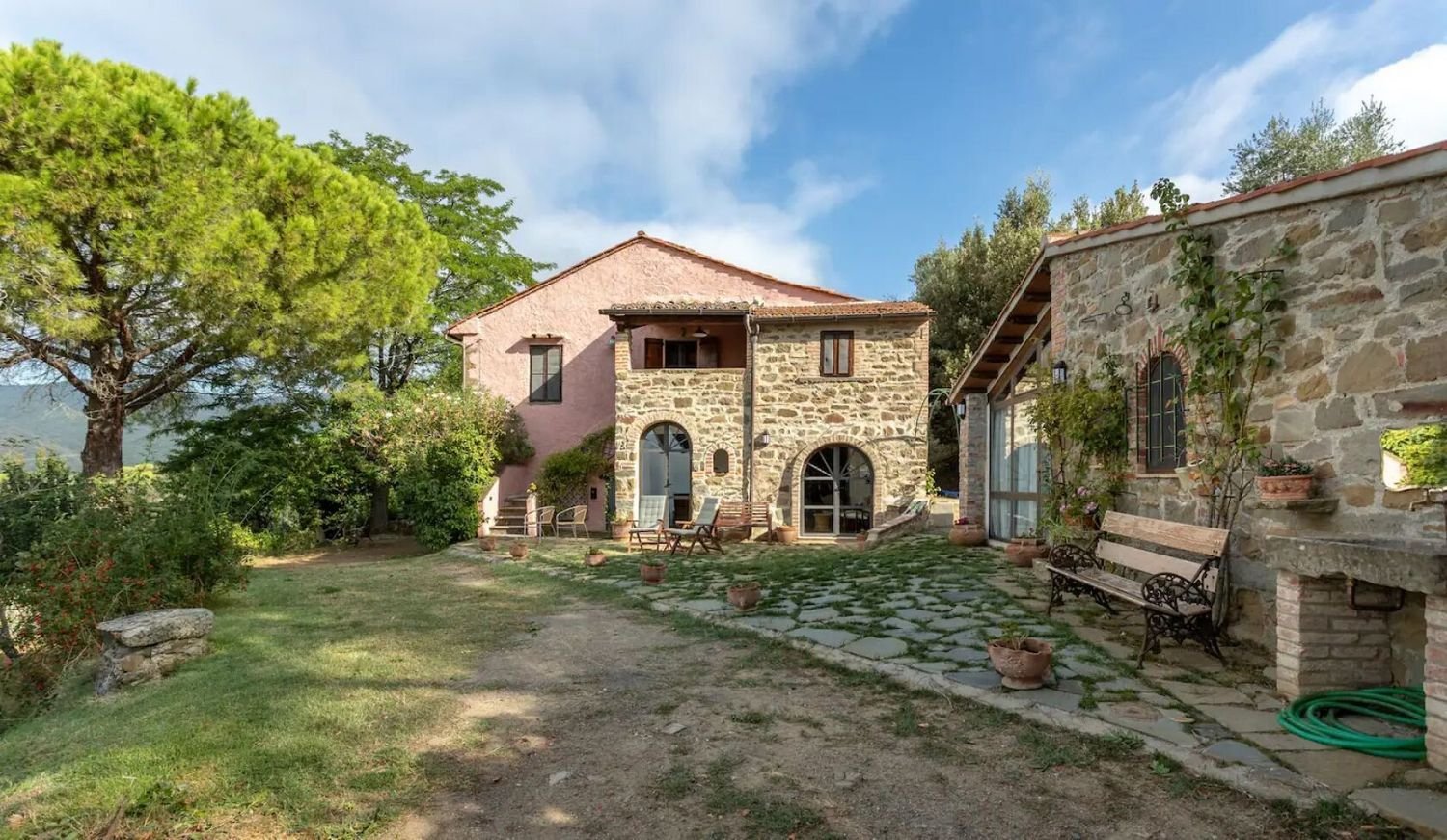 18 rooms House in Tuoro sul Trasimeno, Italy No. 56035