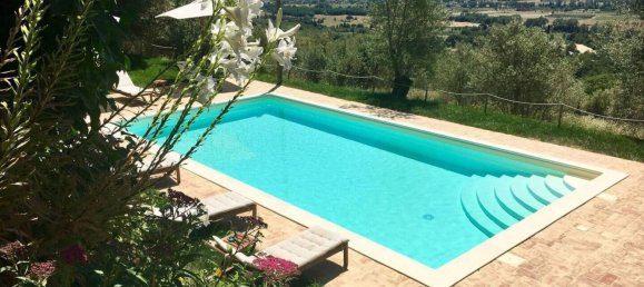 18 rooms House in Tuoro sul Trasimeno, Italy No. 56035 2