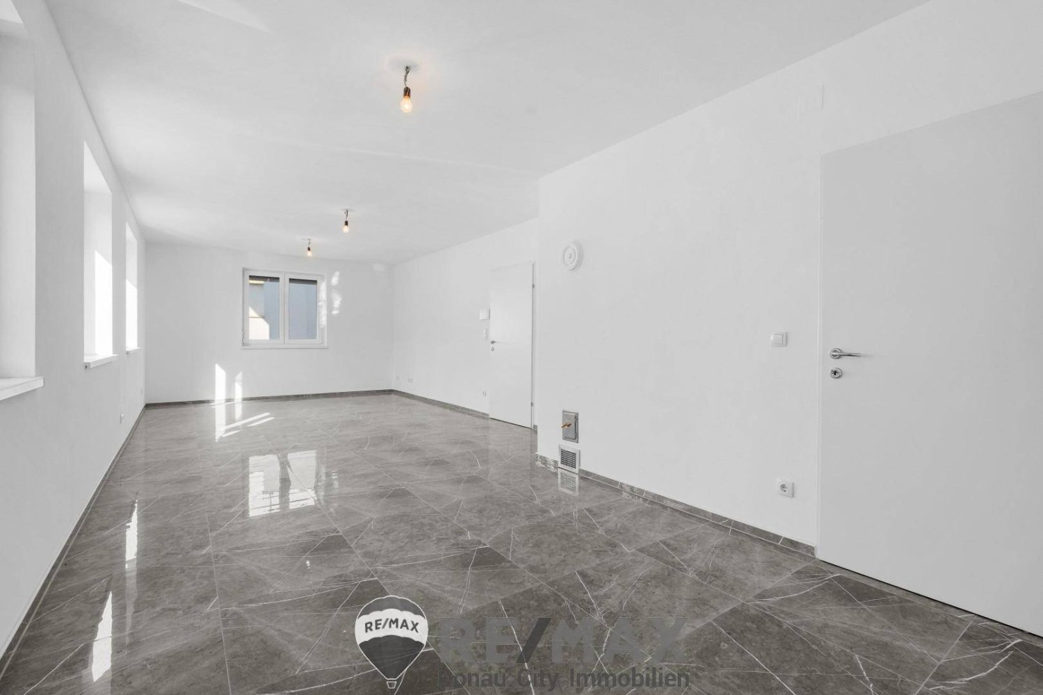 Casa de 7 divisões em Enzesfeld-Lindabrunn, Austria N.º 132358