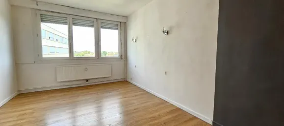 3 rooms Apartment in Lambersart, France No. 256810 5