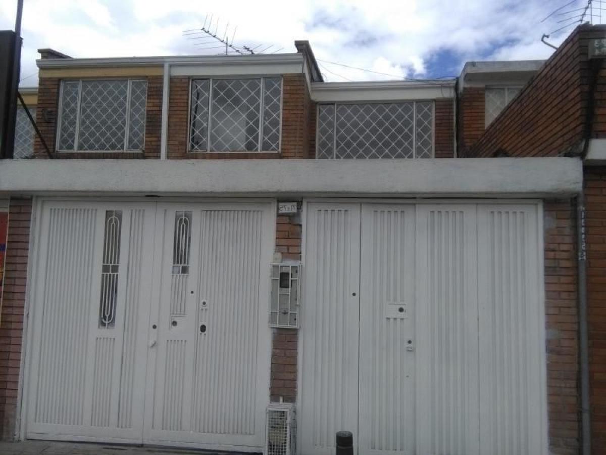 Casa de 3 dormitorios en Bogotá, Colombia No. 12770